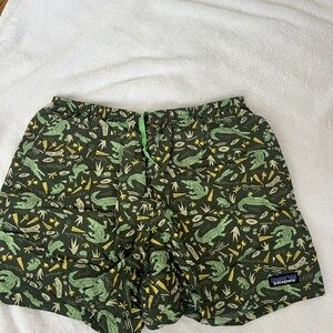 Patagonia Green Alligator Print Men's Shorts/ swimsuit